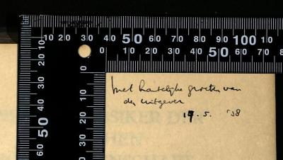 - (Menno Hertzberger & Co. N.V.), Von Hand: Besitzwechsel: Schenkung; '"Met hartelijke groeten van de uitgever
19.5.'38"
-
"With kind regards from the publisher
19 May 1938"'. 