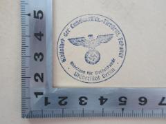 - (Bibliothek der Landwirtschatlich-Tierärztlichen Fakultät - Universität Berlin - Abteilung für Tierheilkunde), Stempel: Berufsangabe/Titel/Branche; 'Bibliothek der Landwirtsch.-Tierärztl. Fakultät 
Universität Berlin
Abteilung für Tierheilkunde'.  (Prototyp)