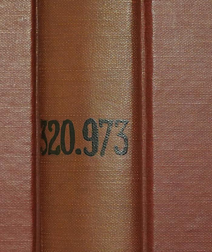 Bc 258<2> : A Dictionary of American Politics (1946);- (United States Information Center Berlin), Von Hand: Nummer, Signatur; '320.973'. 