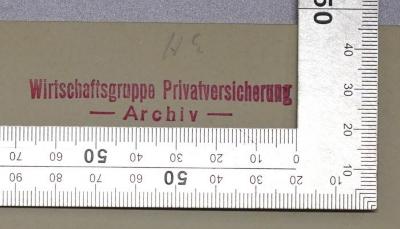 Bc 458d : Staat und Wirtschaft : Vortrag gehalten am 21. Oktober 1938 in Düsseldorf anläßlich der Reichstagung des Fachamtes Banken und Versicherungen in der Deutschen Arbeitsfront (1938);- (Berlin. Aufsichtsamt für das Versicherungswesen), Stempel: Name; 'Wirtschaftsgruppe Privatversicherung Archiv'. 