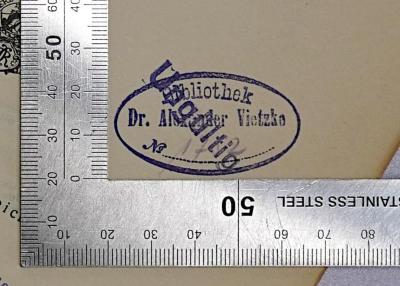 SH 103 : Die ältesten Kant-Biographien (1918);- (Vietzke, Alexander), Stempel: Name, Exemplarnummer; 'Bibliothek Dr. Alexander Vietzke
No. 1712 [handschriftlich]'. 