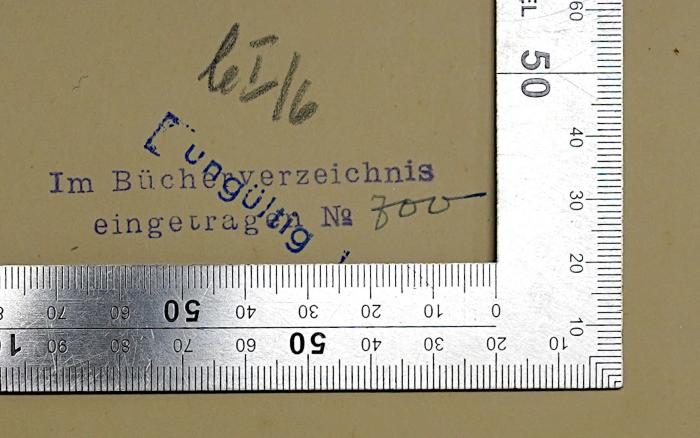 SA 102 : Verfassungsrecht des Großdeutschen Reiches  (1939);-, Stempel: Nummer; 'Im Bücherverzeichnis eingetragen No 700'