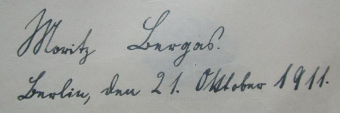 Sa 509 1908 1 x 2.Ex.: Enzyklopädisches englisch-deutsches und deutsch-englisches Wörterbuch. Teil I. Englisch-Deutsch (1908);- (Bergas, Moritz), Von Hand: Autogramm, Name, Ortsangabe, Datum; 'Moritz Bergas.
Berlin, den 21. Oktober 1911'. 