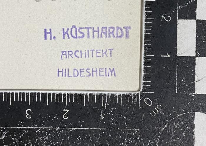 - (Küsthardt, Helfried), Stempel: Name; 'H. Küsthardt Architekt Hildesheim'.  (Prototyp)