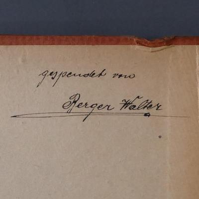 - (Berger, Walter), Von Hand: Name, Widmung; 'gespendet von Berger Walter'. 