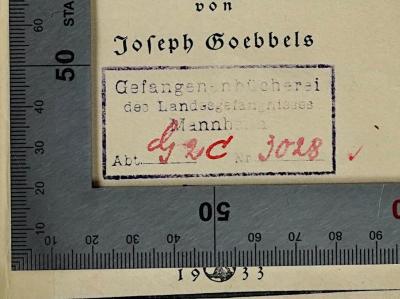 M 756 : Michael, ein deutsches Schicksal in Tagebuchblättern (1933);-, Stempel: Berufsangabe/Titel/Branche, Ortsangabe, Signatur; 'Gefangenenbücherei des Landesgefängnisses Mannheim Abt. G2C Nr. 3028'