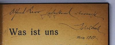 73 12359(4) (ausgesondert) : Was ist uns Kainz? Ein Wort aus der jungen Generation. (ca. 1905);- (Kerr, Alfred ;Bab, Julius), Von Hand: Widmung; 'Alfred Kerr hochachtend überreicht. Julius Bab Maerz 1905'. 
