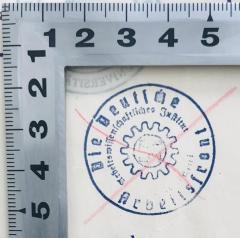 - (Deutsche Arbeitsfront. Arbeitswissenschaftliches Institut Zentralbücherei), Stempel: Name, , ; 'Die Deutsche Arbeitsfront
Arbeitswissenschaftliches Institut
Zentralbücherei'.  (Prototyp)