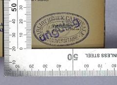 - (Bibliothéque Cantonale et Universitaire), Stempel: Berufsangabe/Titel/Branche; 'Bibliothéque Cantonale et Universitaire [handschriftlich: Département de Justice et Police]'. 
