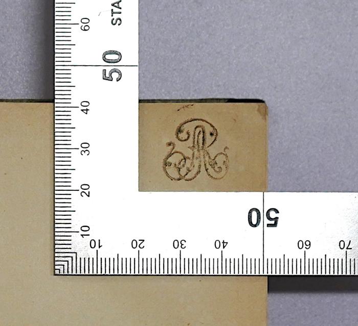 -, Stempel: Initiale; 'A R' (Prototyp)