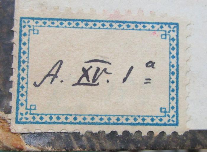 III 71130 1869 1: Platonis Dialogi : secundum Thrasylli tetralogias dispositi. Vol. 1 (1869);- (unbekannt), Etikett: Signatur; 'A. XV. I a'. 