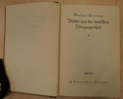 B 0106446.3 : Bilder aus der deutschen Vergangenheit. Bd. 3  ([1925])
