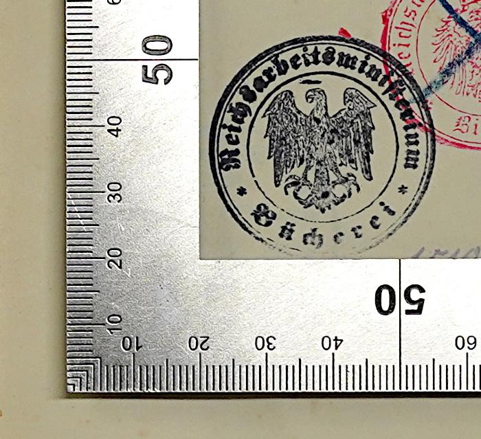 R 41 Adi : Die sozialen Aufgaben der deutschen Städte : 2 Vortr.,geh. auf dem 1. dt. Städtetage zu Dresden am 2. Sept. 1903 (1903);- (Reichsarbeitsministerium Bücherei), Stempel: Berufsangabe/Titel/Branche, Wappen, Name; 'Reichsarbeitsministerium Bücherei'.  (Prototyp)