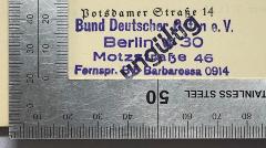 - (Bund Deutscher Osten), Stempel: Berufsangabe/Titel/Branche, Name, Ortsangabe; 'Bund Deutscher Osten e.V. Berlin W 30 Motzstraße 46 Fernspr. B 8 Barbarossa 0914'. 