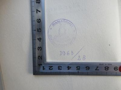 - (Stadtbücherei (Schöneberg, Berlin)), Stempel: Berufsangabe/Titel/Branche, Nummer; 'Stadtbücherei Berlin-Schöneberg 2363/28'. 