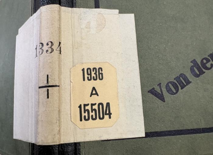 - (Arbeiter-Turn- und Sportschule), Stempel: Signatur; '1334
+ '. 