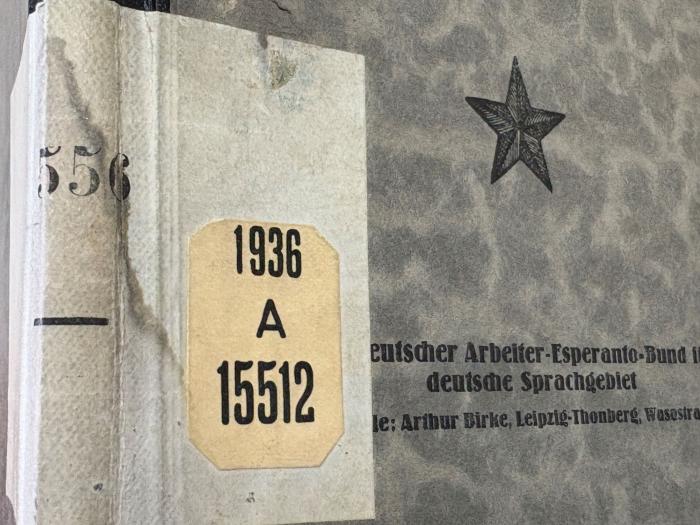 - (Arbeiter-Turn- und Sportschule), Stempel: Signatur; '556
- '. 