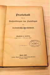 09 08 0870 : Protokoll über die Verhandlungen des Parteitages der Sozialdemokratischen Partei Deutschlands : abgehalten zu Hamburg vom 3. bis 9. Oktober 1897. - Berlin : Buchh. Vorwärts, 1897. – 231 Seiten (1897)