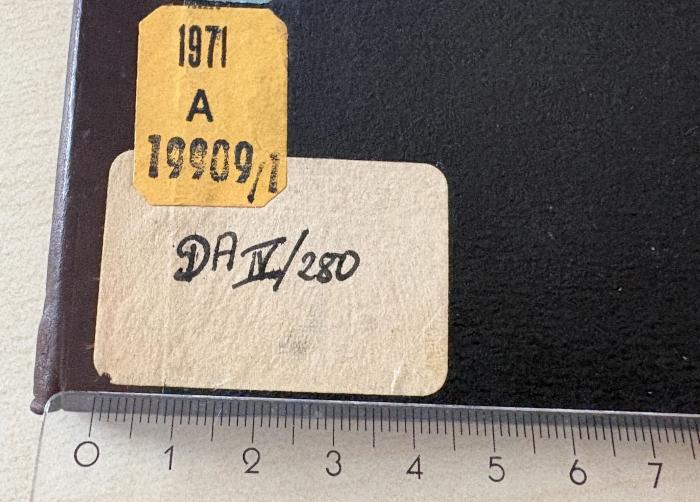 - (Franz-Mehring Institut. Karl-Marx-Universität Leipzig), Etikett: Signatur; 'DA IV/280'. 
