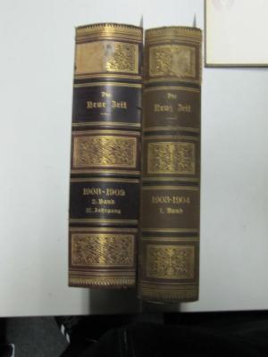  Die Neue Zeit : Wochenschrift der Deutschen Sozialdemokratie (1904);- (Sozialdemokratische Partei Deutschlands. Parteischule), Etikett: Signatur; '[...]'. 