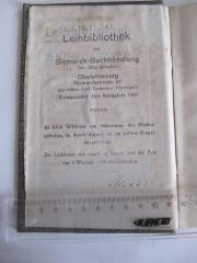 J / 412 (Bismarck Buchhandlung, Schulze, Otto), Etikett: Buchhändler; 'Leihbibliothek der Bismarck-Buchhandlung Inh. Otto Schulze [...] Nr. 3335'. 