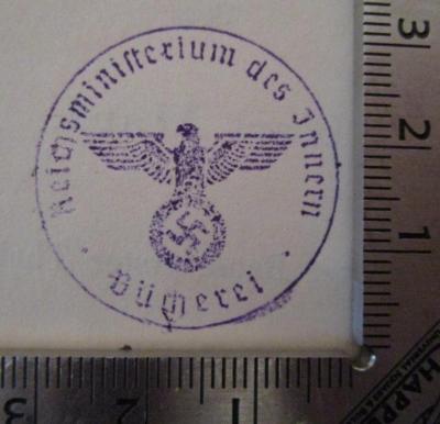 MB 1,61,21 / K-K : Das Kapital : Kritik der politischen Oekonomie : Buch III: Der Gesamtprocess der kapitalistischen Produktion (1904);- (Deutsches Reich. Reichsministerium des Innern), Stempel: Emblem, Berufsangabe/Titel/Branche, Name; 'Reichsministerium des Inneren Bücherei'.  (Prototyp)