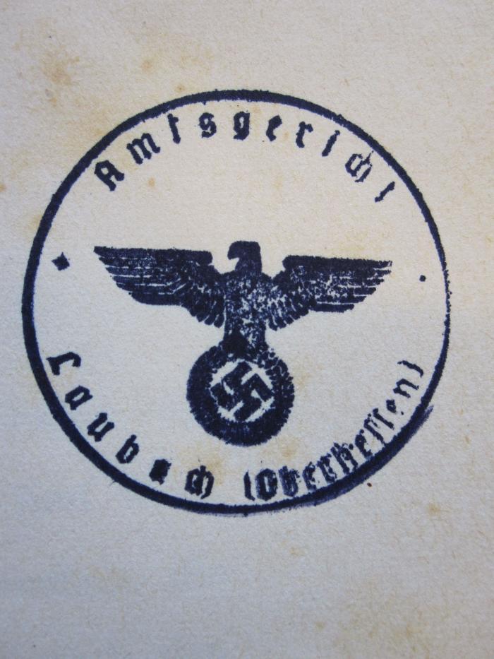 G 352 118: Die Juden in Deutschland (1939);- (Amtsgericht Laubach (Oberhessen)), Stempel: Name, Ortsangabe, Abbildung; 'Amtsgericht Laubach (Oberhessen)'. 
