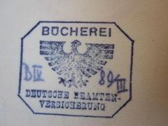 D51 / 773 (Deutsche Lebensversicherung für Wehrmachtangehörige und Beamte), Stempel: Name, Signatur; 'Bücherei Deutsche Beamtenversicherung [B IV 80/III]'. 