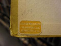 G45 / 2351 (August Kullmann (Frankfurt am Main)), Etikett: Buchhändler, Name, Ortsangabe; 'August Kullmann 
Frankfurt A.M. 
Gr. Seestrasse 46'. 