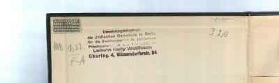 MB;MB 1665;1,52 ;F-A: Die Jugendliche Arbeiterin ihre Arbeitsweise und Lebensform: Ein Versuch sozialpsychologischer Forschung zum Zweck der Umwertung proletarischer Tatbestände (1932);- (Wolffheim, Nelly;Jüdische Gemeinde zu Berlin), Stempel: Name, Ortsangabe; 'Umschulungslehrgänge der Jüdischen Gemeinde zu Berlin für die Erziehungsarbeit in jüdischen Privathaushalten und Heimbetrieben. Leiterin Nelly Wolffheim Charlbg. 4, Wilmersdorferstr. 94'.  (Prototyp);- (Bücherstube Adolf Günther), Etikett: Buchhändler, Name, Ortsangabe; 'Bücherstube Adolf Günther
Charlottenburg
Bismarckstr. 105'. ;- (unbekannt), Von Hand: Preis; '3,20'. ;- (unbekannt), Von Hand: Preis; '8,70'. 