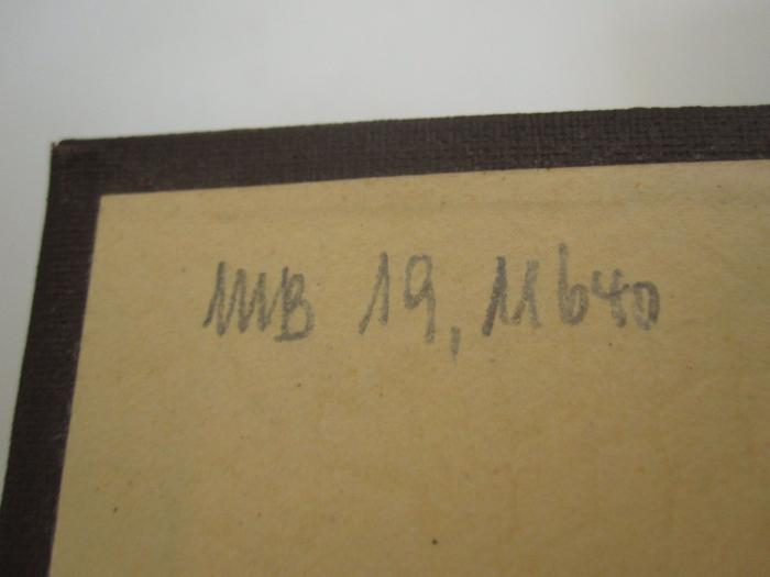 MB 3411: Kürschners Deutscher Reichstag 1928 (1928);- (Franz-Mehring-Bibliothek), Von Hand: Signatur; 'MB 19,11640'. 
