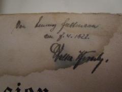 - (Hirsch, Walter Nathan;Guttmann, Emmy[?]), Von Hand: Autogramm, Datum, Besitzwechsel, Name; 'Von Emmy Guttmann am 7.4.1922 Walter Hirsch'. 