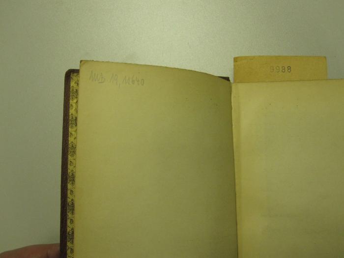 MB 9988: Reichstags-Handbuch 1912 (1912);- (Franz-Mehring-Bibliothek), Von Hand: Signatur; 'MB 19,11640'. 