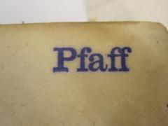 - (Pfaff, [?]), Stempel: Name; 'Pfaff'. 