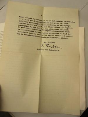  Volkstum und Völker in Luthers Reformation. Sonderdruck (1944);- (Thulin, Oskar), Von Hand: Autogramm, Name; 'O. Thulin.'. ;- (Thulin, Oskar), Post: Ortsangabe, Name, Datum; 'Lutherhalle Reformgeschichtliches Museum Lutherstadt Wittenberg, Juli 1944 An die Freunde der Lutherhalle, [...] Heil Hitler! O.Thulin, Direktor der Lutherhalle'. 