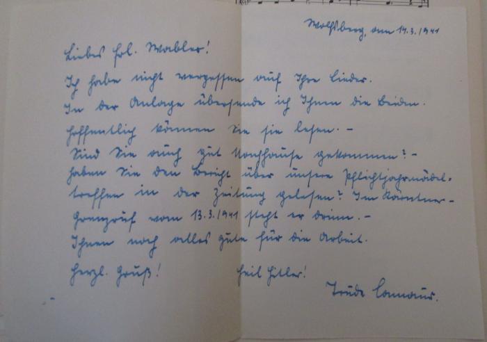  Spinnerin Lobunddank : ein neu Mädchenliederbuch : Für häusliche und gesellige Kreise / doch auch für stille Stunden (o.J.);- (Wappler, Grete;Camaud[?], Trude), Post: Name, Datum, Notiz; 'Wolfsburg, 10. April 1941
Liebes Frl. Wabler!
Ich habe nicht vergessen auf Ihre Bücher.
In der Anlage übersende ich Ihnen die Bücher.
hoffentlich können Sie sie lesen.-
Sind Sie auch gut Nachhause gekommen?-
haben Sie den Brief über unser Pflichtjungmädel-treffen in der Zeitung gelesen? Im Kärntner-Grenzruf vom 13.3.1941 steht er drinn.-
Ihnen noch alles gute für die Arbeit.
freundl. Gruß!
Heil Hitler!
Trude Camaud[?]'. 