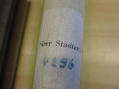 - (Stadtarchiv Berlin), Etikett; 'Berliner Stadtarchiv'. 
