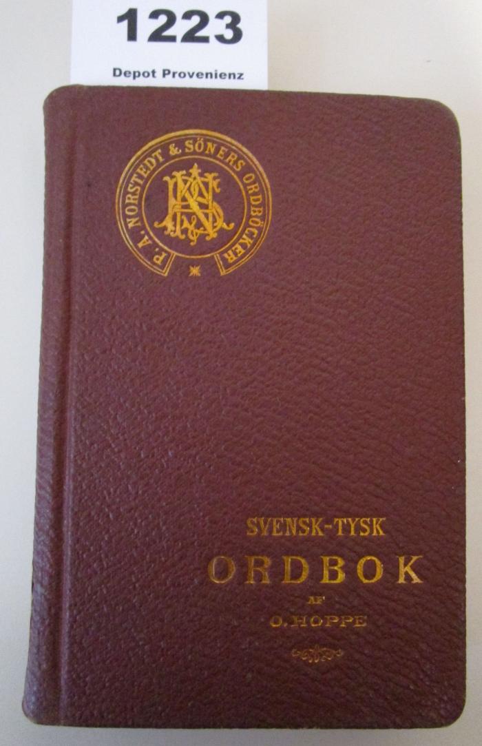1.1 327 2: Schwedisch-Deutsches Wörterbuch / Svensk-Tysk Ordbok (1905)