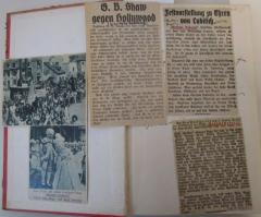 - (Pohl, Hans), Papier: ; 'S. B. Shaw gegen Hollywood [...]
Der New York Herald vom 2. Januar schreibt zur Aufführung des Films "Madame Dubarry" im New-Yorker [...]
Festvorstellung zu Ehren von Lubitsch. "Madame Dubarry", Lubitschs Meisterwerk [...]
Aus einem der ersten Lubitsch-Filme "Madame Dubarry" Unten Pola Negri [...]'. 