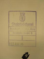 - (Berlin- Prenzlauer Berg. Bezirksamt. Stadtbücherei), Stempel: Name, Ortsangabe, Berufsangabe/Titel/Branche; 'Stadtbücherei 
Bezirksamt Prenzl. Berg 
Senefelderstraße 6'.  (Prototyp)
