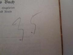 - (Bergungsstelle 035, Bibliothek August Stephan), Von Hand: Nummer; '35'.  (Prototyp)