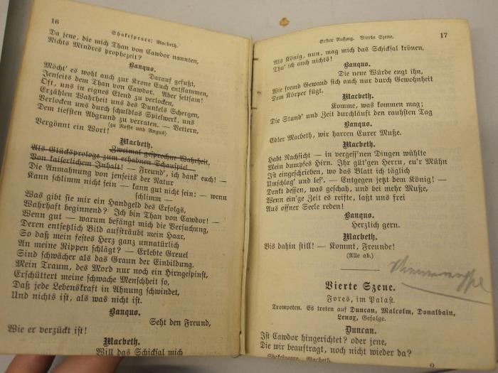  Macbeth : Ein Trauerspiel in fünf Aufzügen von William Shakespeare. Ausgabe von Schlegel-Tieck (o.J.);- (unbekannt), Von Hand: Annotation, Annotation. 