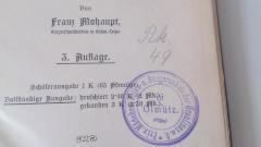 - (Private Mädchen- Volks- und Bürgerschule der Ursulinen mit Öffentlichkeitsrecht in Olmütz), Stempel: Name, Ortsangabe; 'Priv. Mädchen- Volks- u. Bürgerschule der Ursulinen m. Ö. in Olmütz'. 