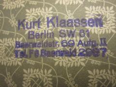 - (Klaassen, Kurt), Stempel: Name, Ortsangabe; 'Kurt Klaassen
Berlin SW 61
Baerwadstr. 69 Aufg. II
Tel. F6 Baerwald 2987'. 