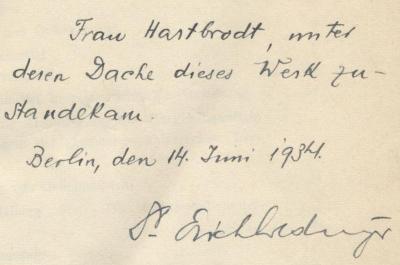 Kp; 380; ;: Untersuchungen über die Geheimmittel gegen die "gefährlichen Tierkrankheiten" : Ein Beitrag zur Regelung der Geheimmittelfrage im neuen Reichsarzneimittelgesetz (1934);J / 1363 (Hartbrodt, Frau;Gredinger, Erich), Von Hand: Name, Ortsangabe, Datum, Widmung; 'Frau Hartbrodt, unter deren Dache dieses Werk zustandekam. Berlin, den 14. Juni 1934 Dr. Erich Gredinger'. 