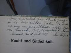 G46 / 56 (Schombardt, Walter;Institut für Staatsforschung), Von Hand: Widmung; 'Dem Institut für Staatsforschung an der Universität Berlin in Erinnerung an zwei überaus reiche [Berliner] Semester 1927/28 ergebenst überreicht
Dessau, den 11. Juli 1939. Der Verfasser'. 