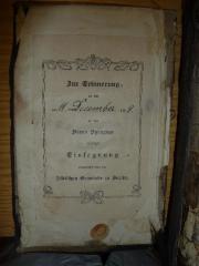 -, Etikett: Widmung; 'Zur Erinnerung an die am 11ten December 909 in der Neuen Synagoge erfolgte Einsegnung überreicht von der Jüdischen Gemeinde zu Berlin'