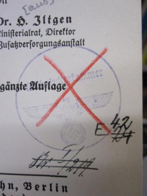 Gi 107 c: Alters- und Hinterbliebenen-Versorgung durch die Zusatzversorgungsanstalt des Reichs und der Länder : Satzung mit Ausführungsbestimmungen und Ausführungsanweisungen (1937);G46 / 2932 (Reichskulturkammer), Von Hand: Signatur; 'E 42 [24]'. ;G46 / 2932 (Reichskulturkammer), Stempel: Name; 'Reichskulturkammer'. ;G46 / 2932 (Reichskulturkammer), Von Hand: Signatur; 'Nr. I / 219.'. 