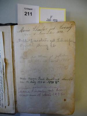 - (Jacobus, Betty), Von Hand: Autogramm; 'Betti Jacobus geb. Schaefer
Oppeln, Ring 26'. 
