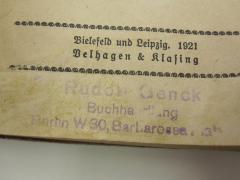 G46 / 707 (Genck, Rudolf (Buchhandlung)), Stempel: Buchhändler, Name, Ortsangabe; 'Rudolf Genck
Buchhandlung
Berlin W30, Barbarossa Platz [...]'. 